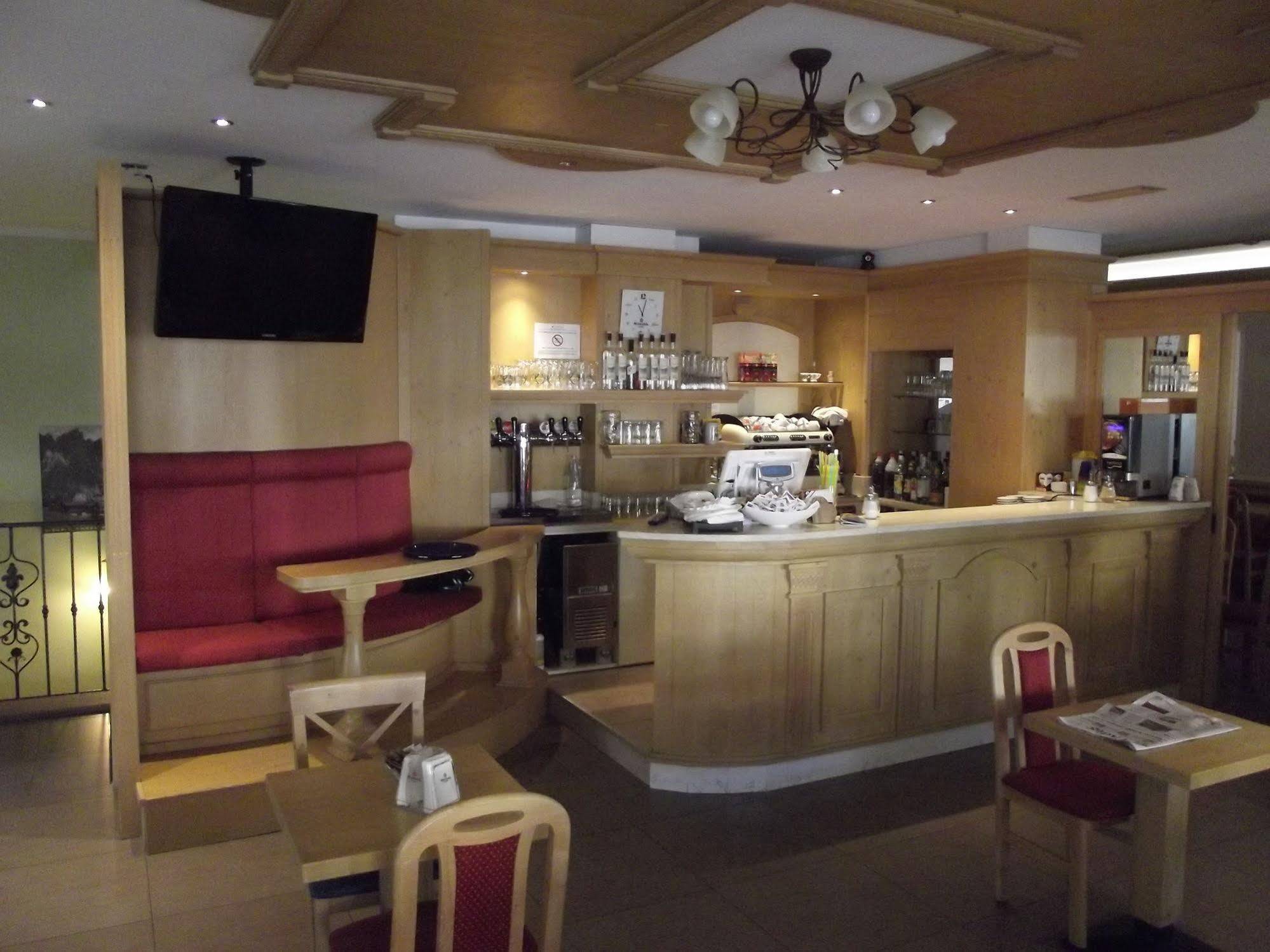阿微希欧公园酒店 索拉加 外观 照片